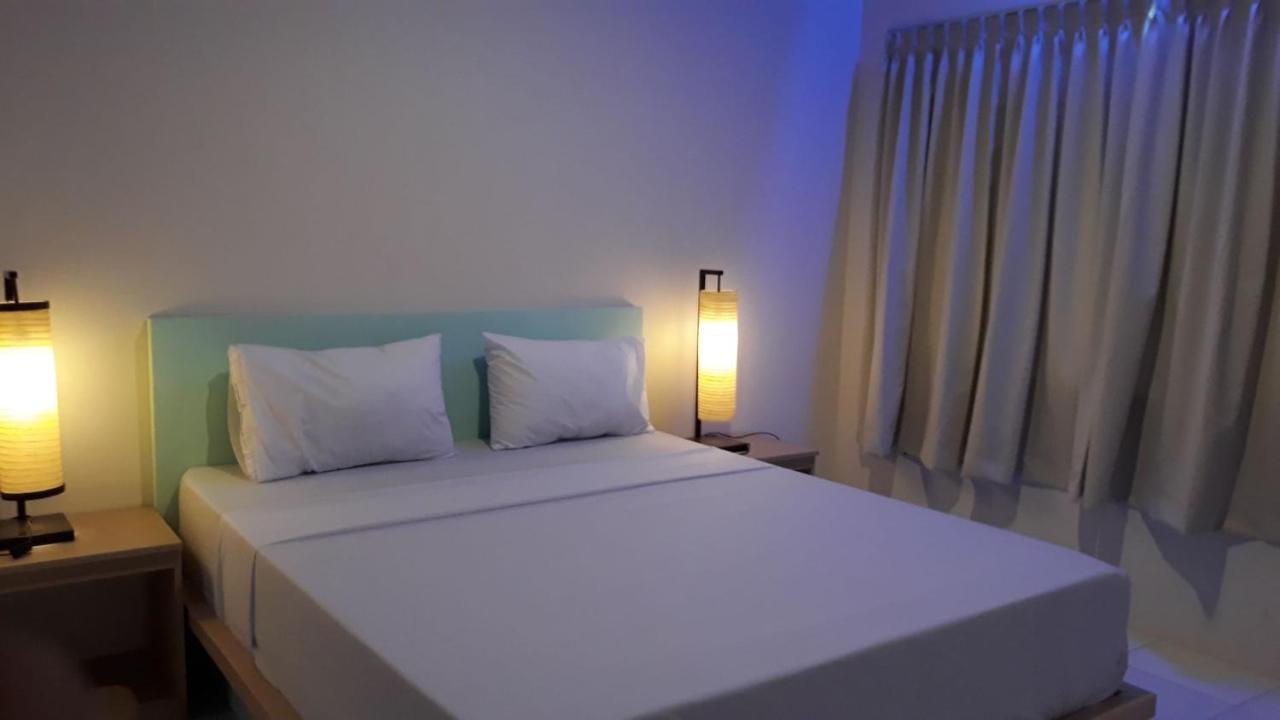 סקוטונג Bujang Lapuk Hostel מראה חיצוני תמונה