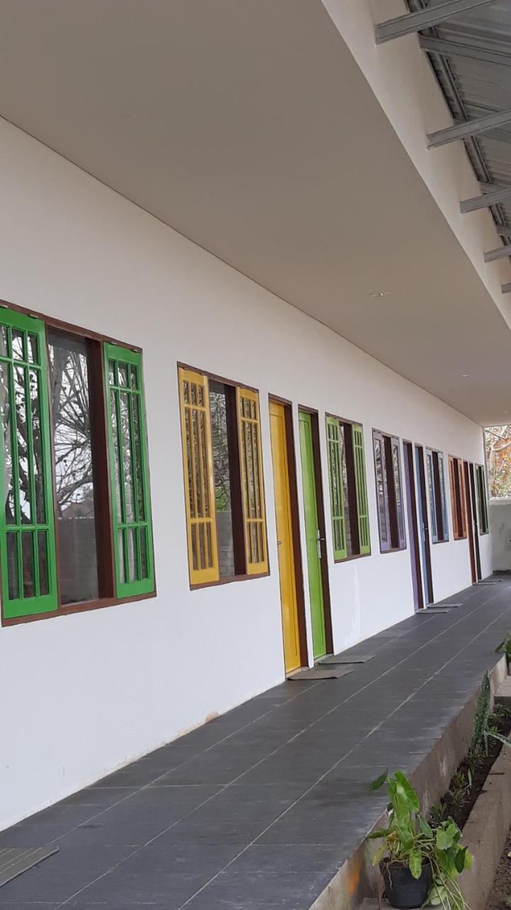 סקוטונג Bujang Lapuk Hostel מראה חיצוני תמונה
