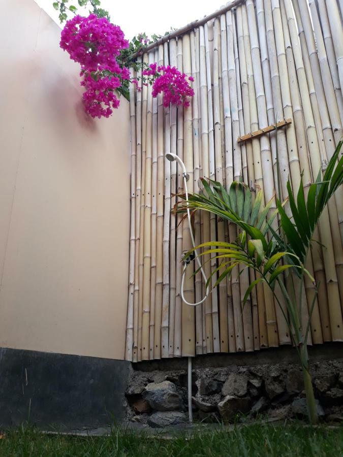 סקוטונג Bujang Lapuk Hostel מראה חיצוני תמונה